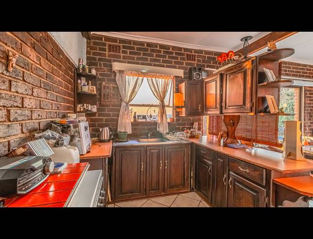 4 BEDROOM HOUSE FOR SALE IN GLENVISTA